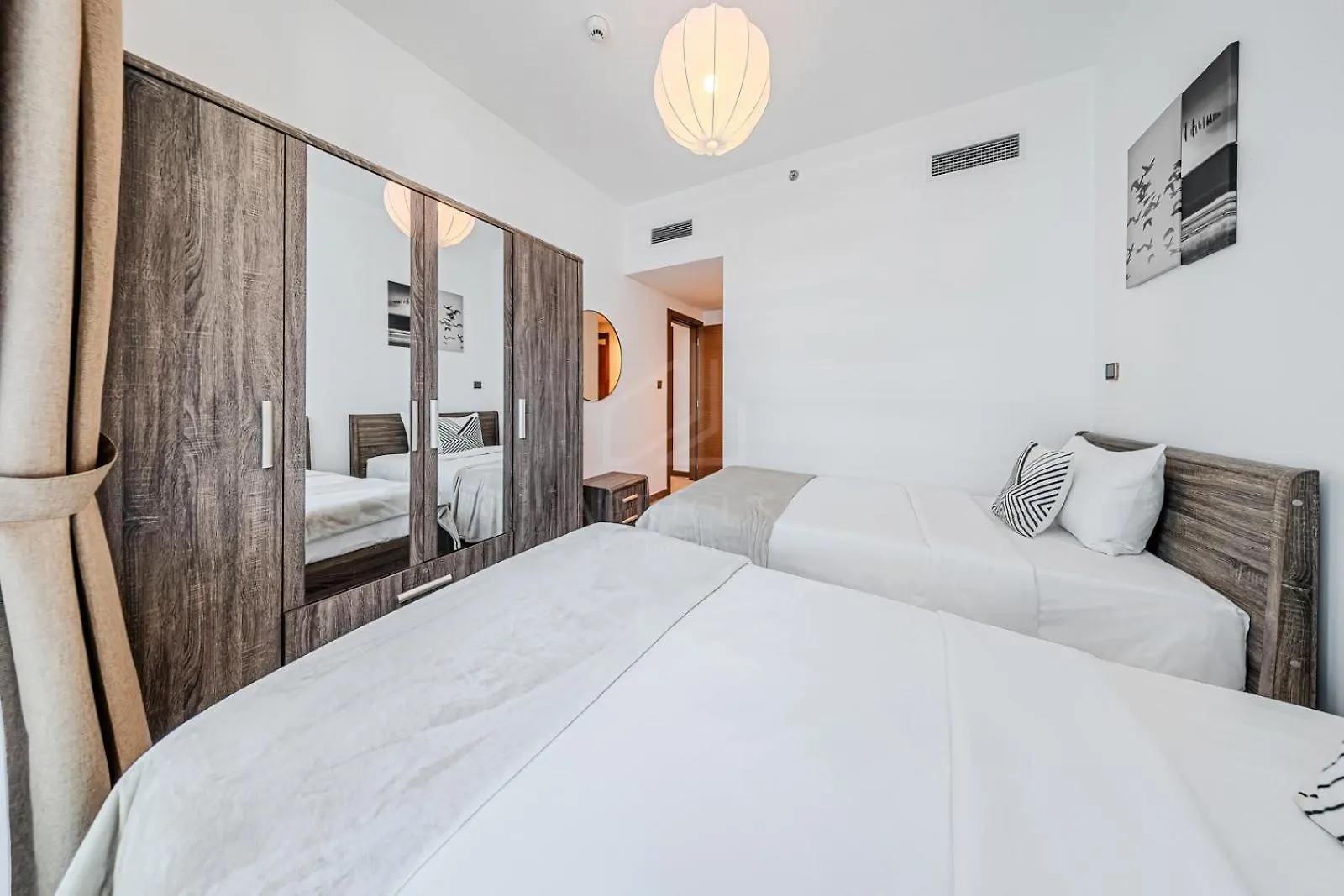 2Br Apartment In Missoni Dubai 0*,
